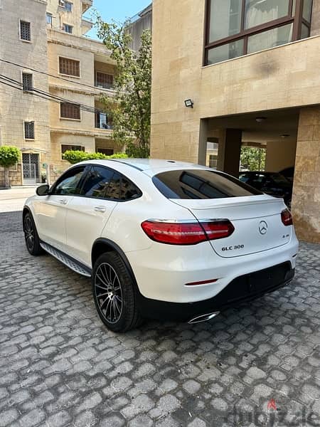 Mercedes GLC 300 coupe AMG-line 4matic 2019 white on black & red 3