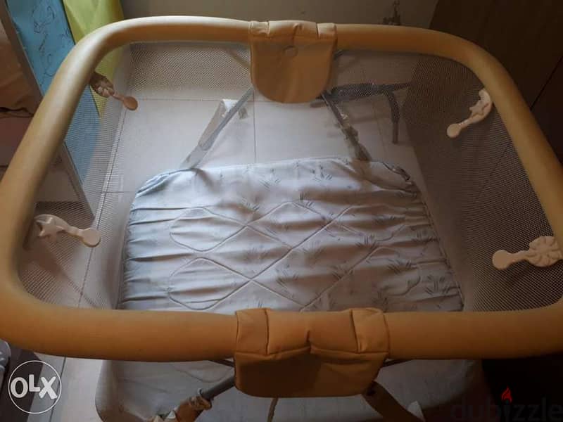 Park for baby with mattress in great condition (reduced) 4
