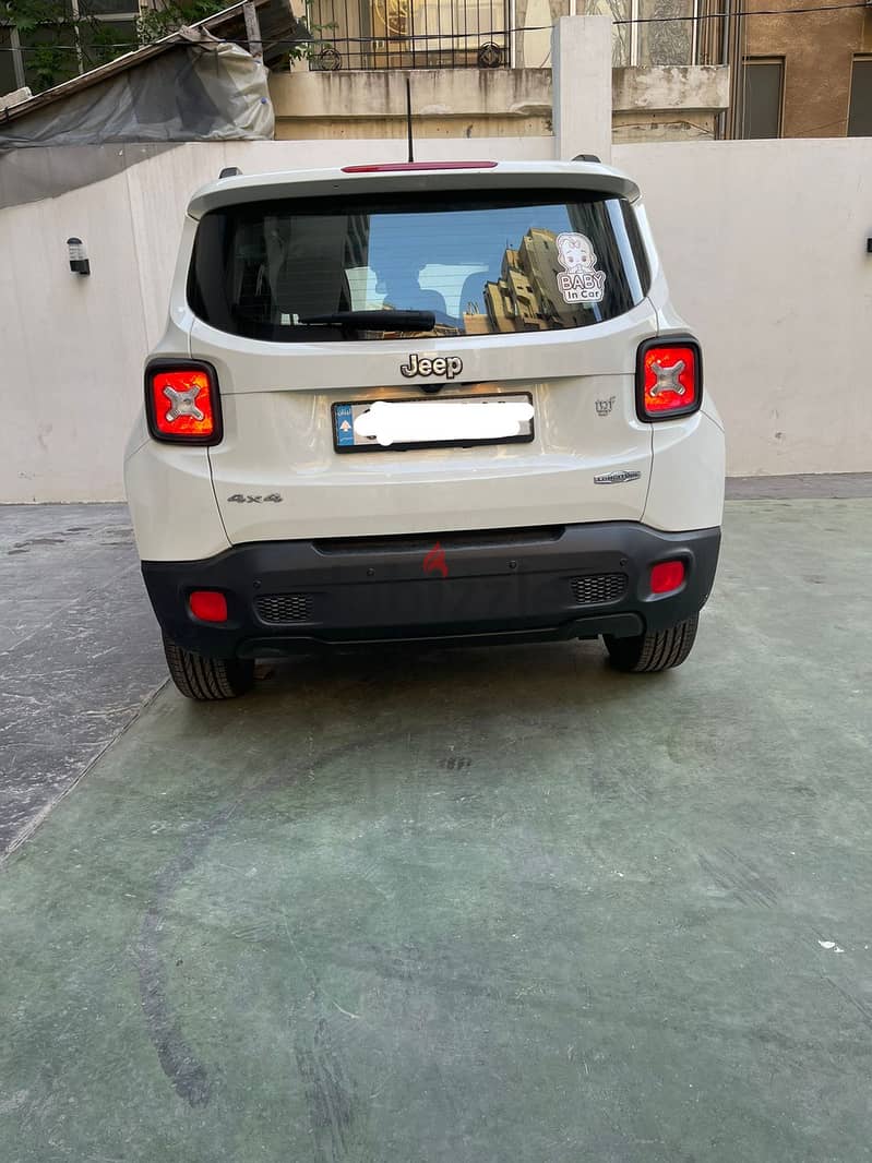 Jeep Renegade 2016 Full Service in Company - One Owner 3