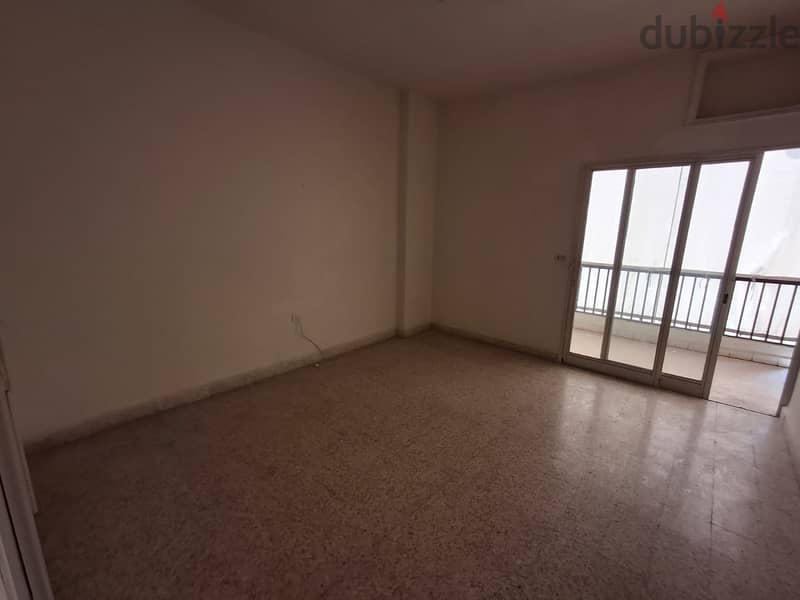 225 Sqm 2nd floor apartment in Zalka | city view 2