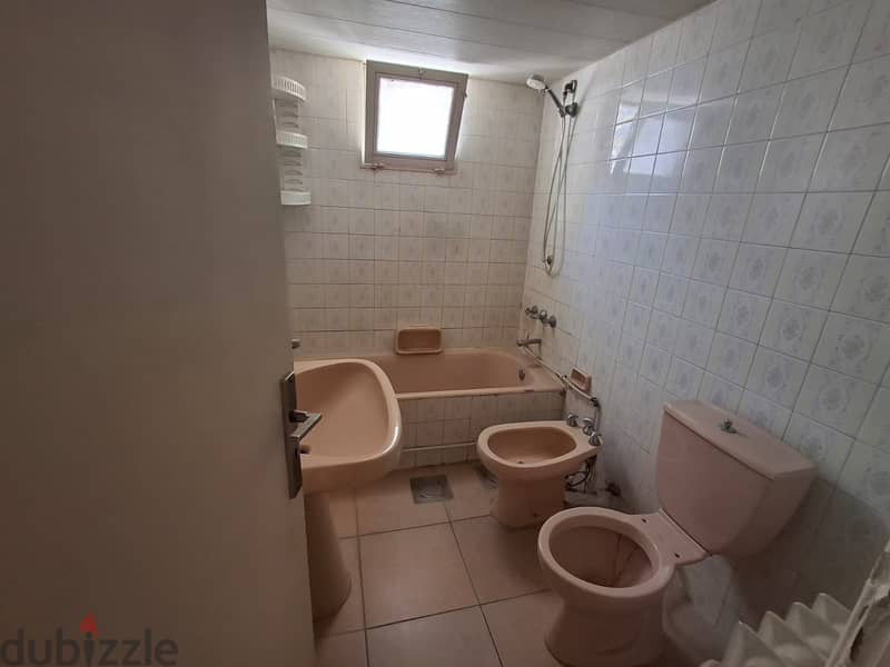 225 Sqm 2nd floor apartment in Zalka | city view 8