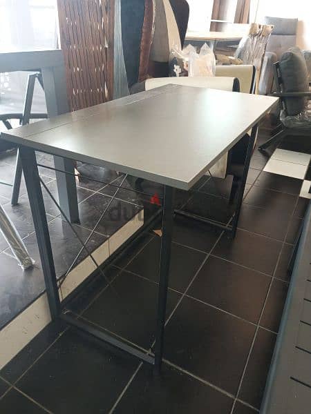 table and desk 0