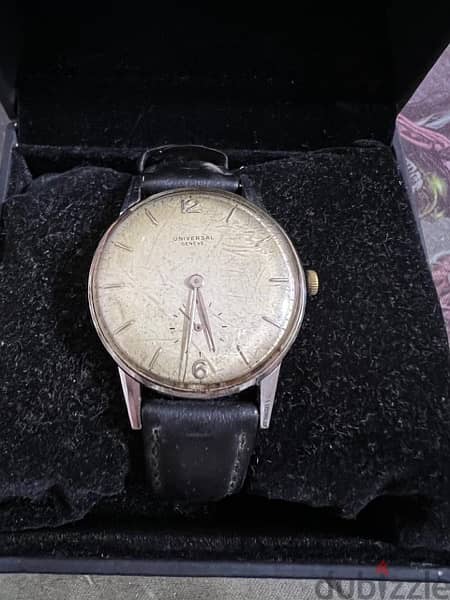 universal geneve very old watche 0