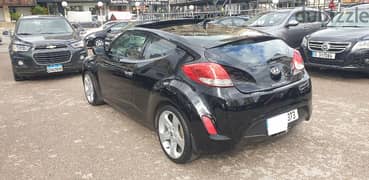 Hyundai Veloster 2012 manuel panoramic sunrooff. o like new