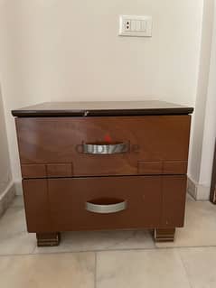 2x nightstands