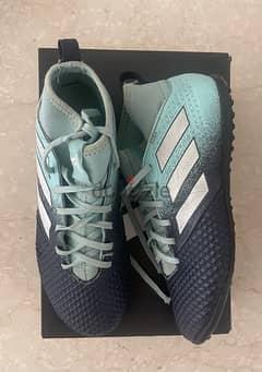 Adidas Football Shoes / Size 37 1/3