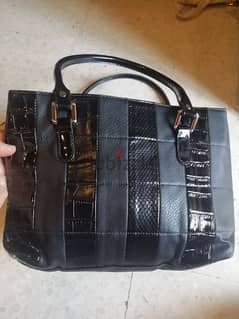 black purse like new 750 alf