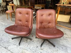 كراسي جلد ايطالي مميز كابيتون عدد٢ vintage leather chair