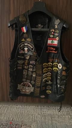 HARLEY DAVIDSON VEST full of collectable pins & patches