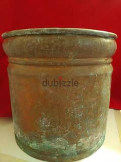 Very old copper cache pot (round)