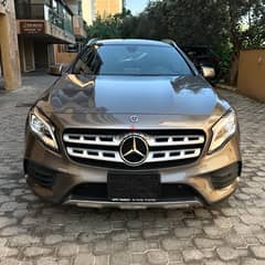 Mercedes GLA 250 4matic AMG-line 2018 gray on black (clean carfax)