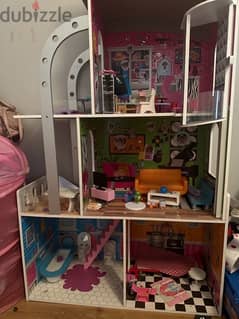 doll house with accessories