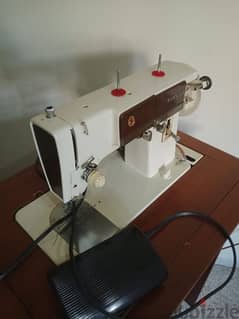 Vintage sewing machine "Singer".