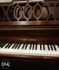 Piano korea brand New very good condition tuning warranty 3 pedal