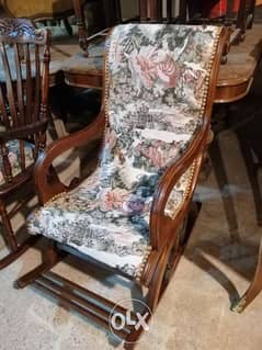 كرسي هزاز رائعة جدا قماش روميو وجوليات غوبلان مميزة للغاية سعر لقطة