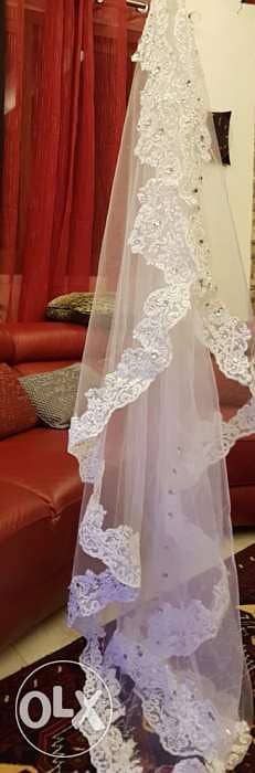 فستان زفاف-عرس للبيع ١٠٠ دولار قياس ٣٨