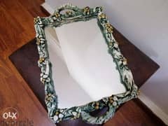 Tray with mirror
