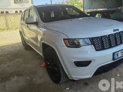 supper clean 2 wheel Grand Cherokee 2018   for sale