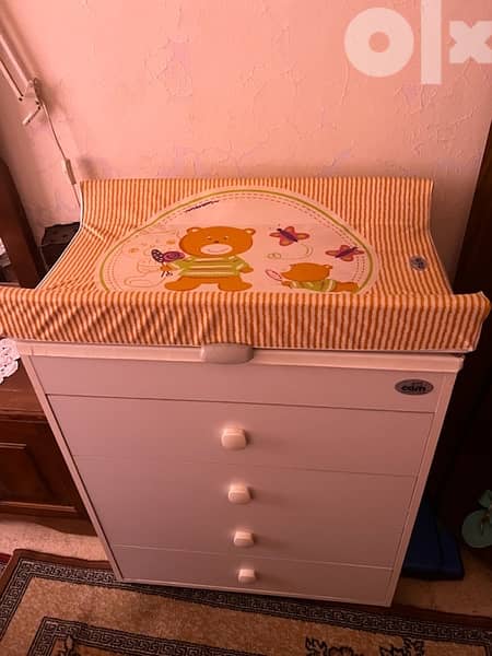 CAM dresser with changing table and bath 3