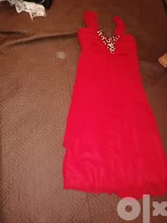 فستان لا جميع المناسبات لون احمر نوعيه تقيلي جدا جديد السعر20 $