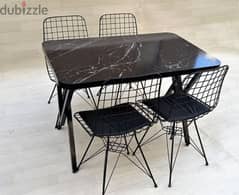Table + 4 chairs
