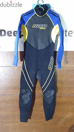 3mm wet suit and 5mm all sizes are available