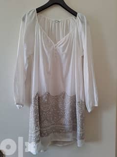White top with embroidery size 42-4