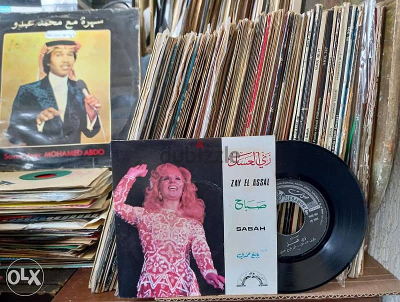 Vinyl records start from 4 $ اسطوانات ابتداء من 0