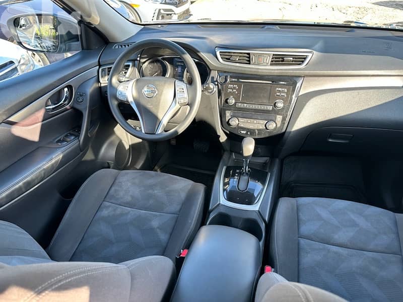 FREE Registration Nissan Rouge 2016  California like new very clean 12