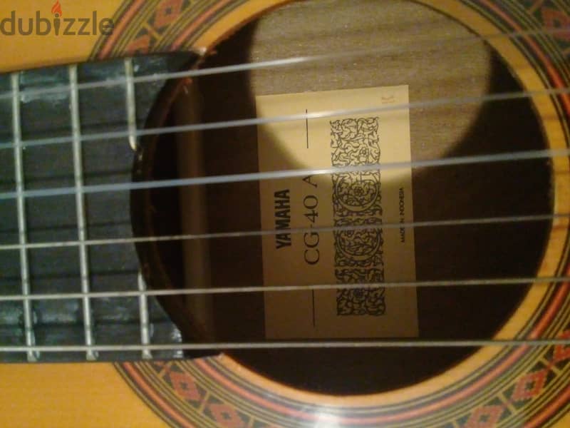Guitar Yamaha 1