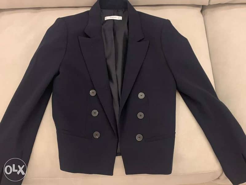 •Mango Cropped Blazer •Color:Dark Navy •Size:Small Condition:Like New 0
