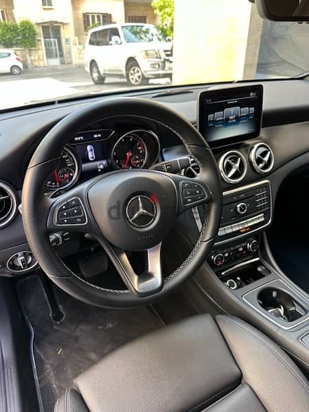 Mercedes CLA 250 AMG-line 4matic 2017 gray on black (CLEAN CARFAX) 11
