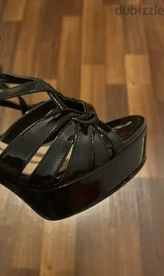 high heels black shoes