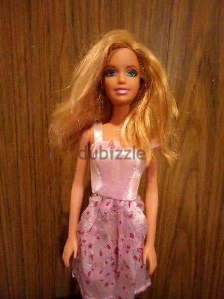 Barbie Mattel 2000 dressed barely used Still good doll=12$ 1