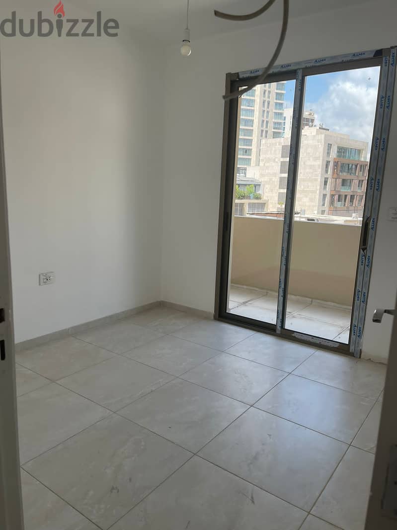174 m2 apartment with a terrace for sale in Gemayzeh-Achrafieh 2