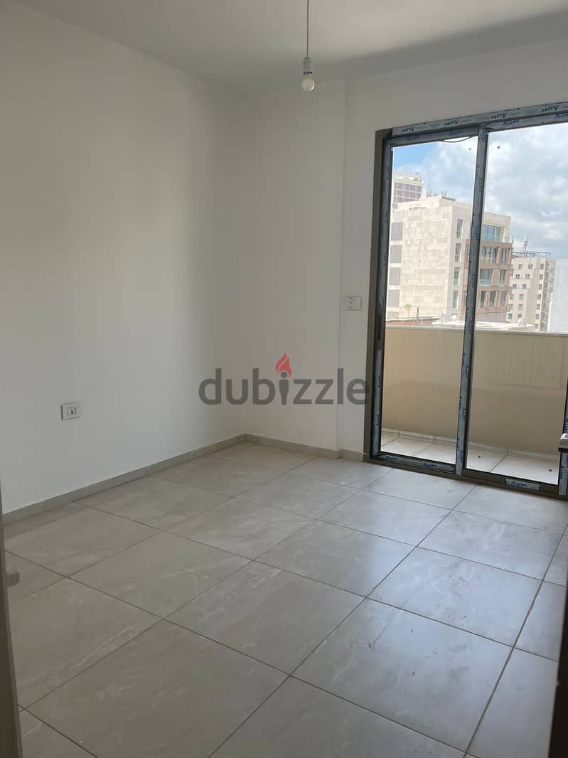174 m2 apartment with a terrace for sale in Gemayzeh-Achrafieh 8