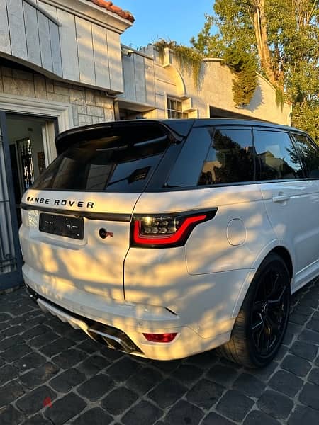 RANGE ROVER SVR 2019 FULLY LOADED - Red Interior MINT CONDITION ! 2