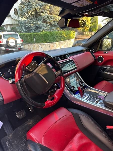 RANGE ROVER SVR 2019 FULLY LOADED - Red Interior MINT CONDITION ! 1
