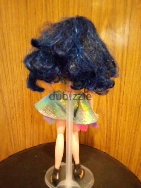 DEXENDANTS EVIE ISLE OF THE LOST Disney Great doll +her own shoes=15$ 3